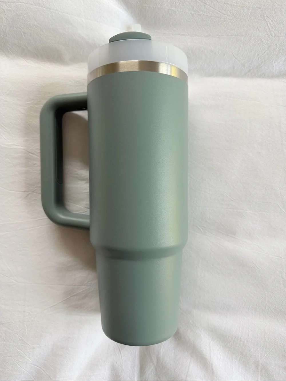 NWOT Stanley 30 oz Sage Green Travel Mug with Handle and Straw